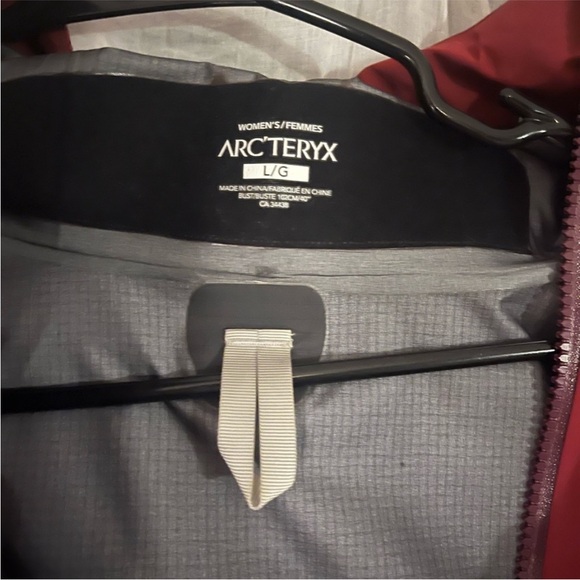 Arc'teryx Women’s Jacket - Picture 3 of 4